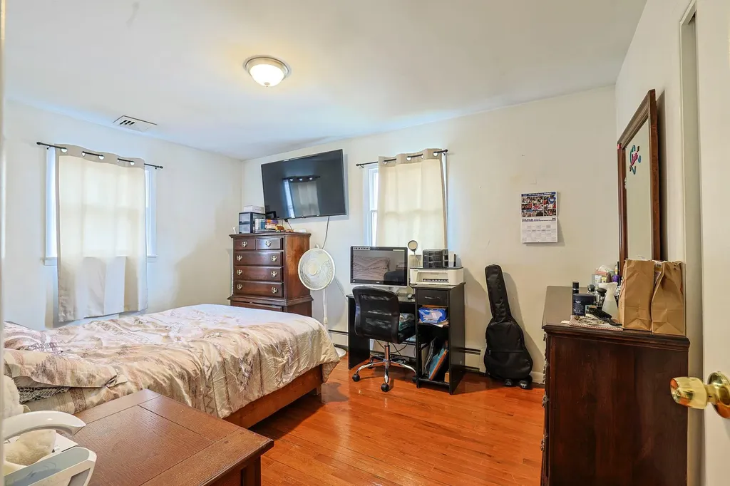 5 Carl Place Middletown NY 10940