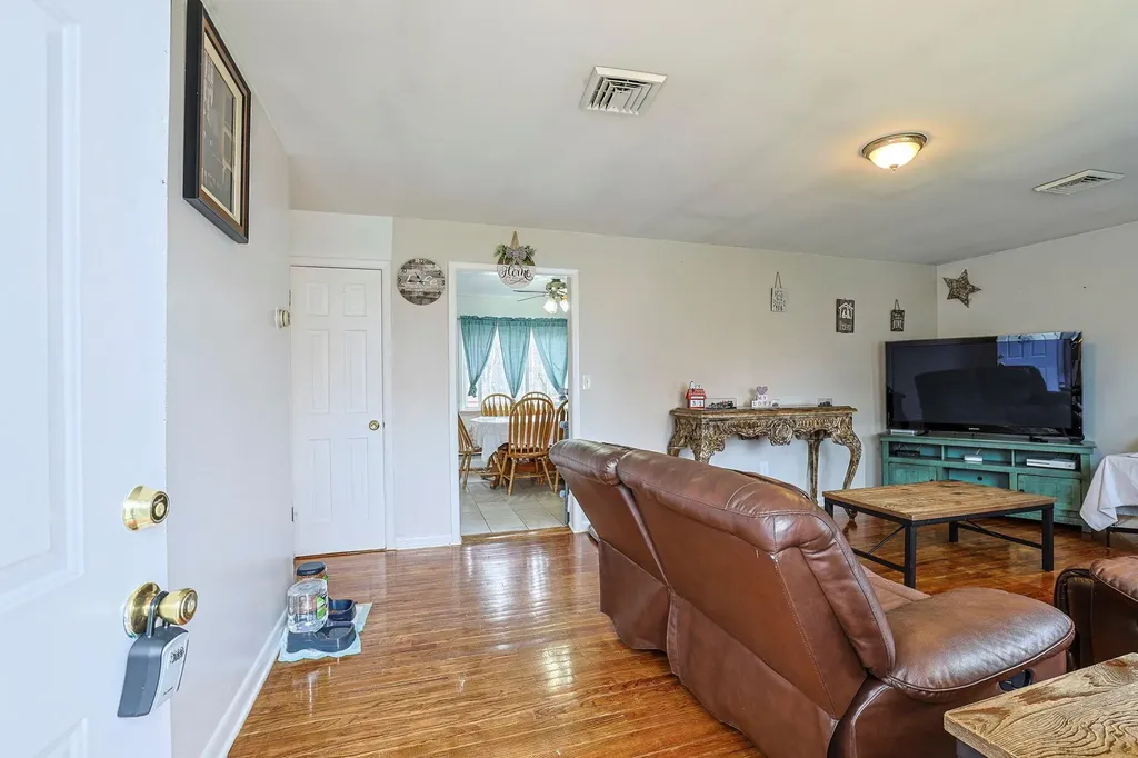 5 Carl Place Middletown NY 10940