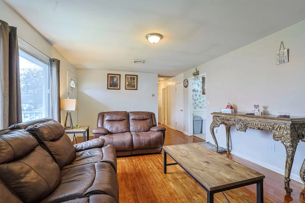 5 Carl Place Middletown NY 10940