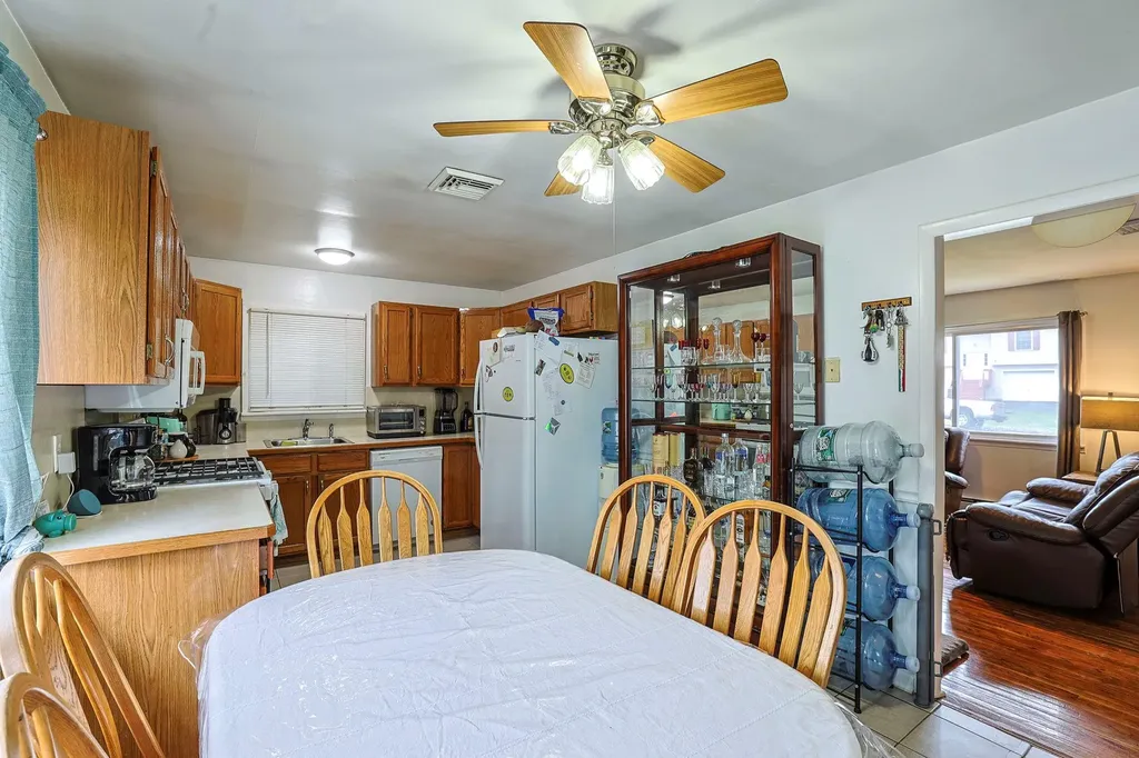 5 Carl Place Middletown NY 10940
