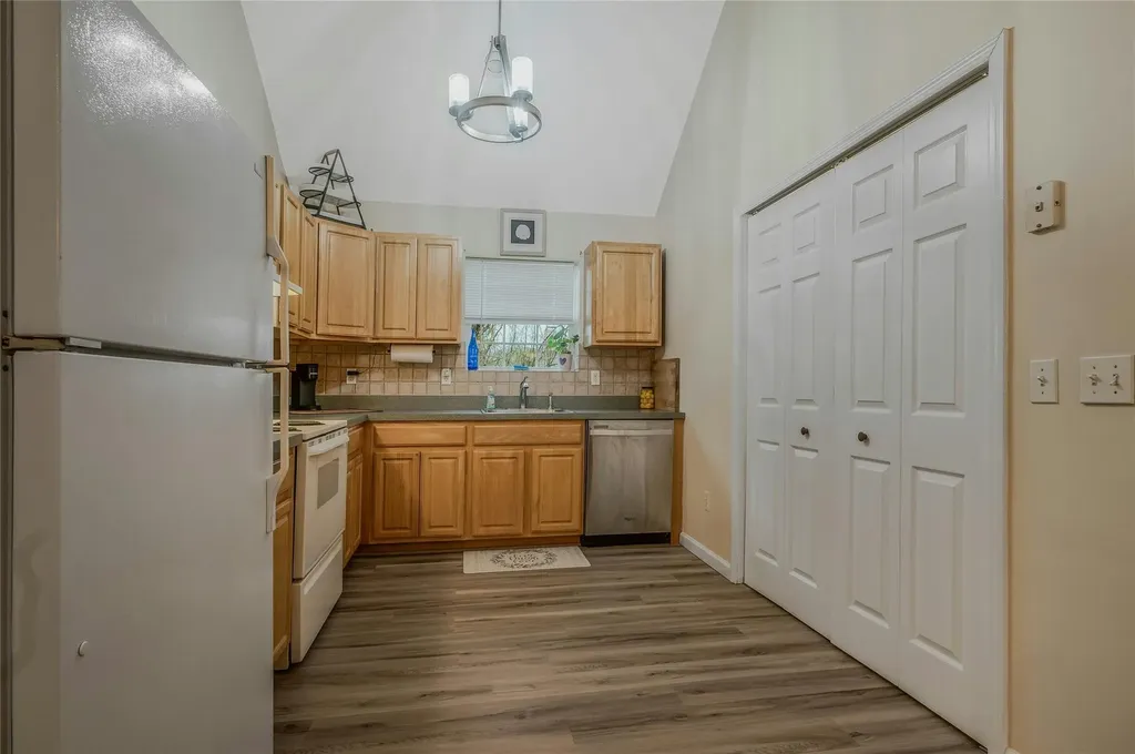 71 Shore Drive Mastic Beach NY 11951