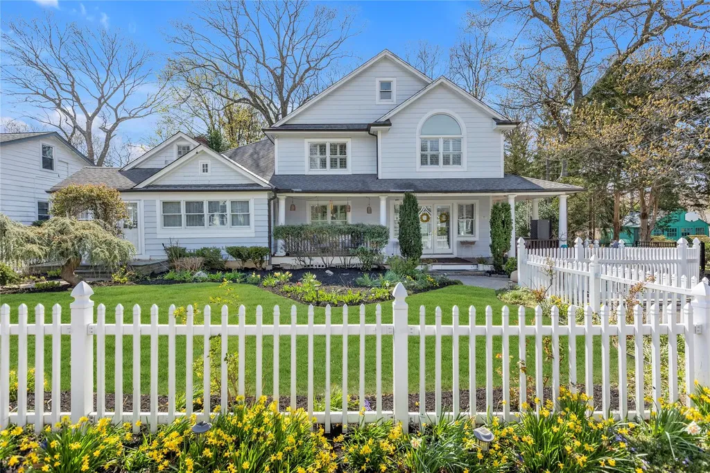 920 Washington Drive Centerport NY 11721