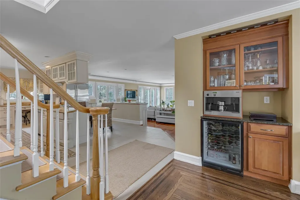 920 Washington Drive Centerport NY 11721