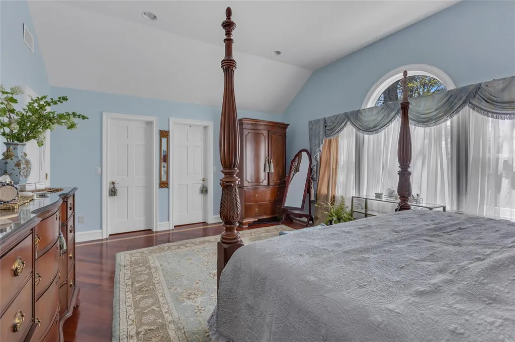 920 Washington Drive Centerport NY 11721
