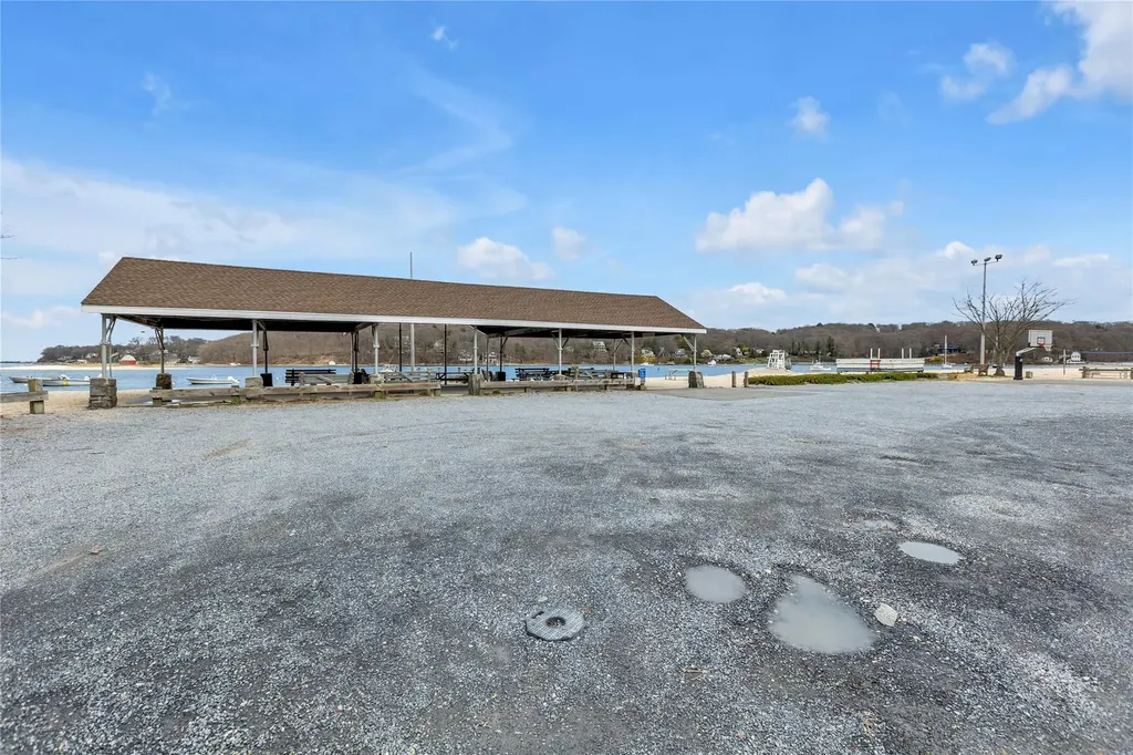 920 Washington Drive Centerport NY 11721