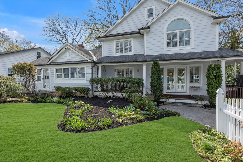 920 Washington Drive Centerport NY 11721