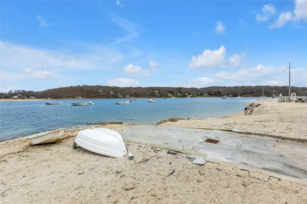 920 Washington Drive Centerport NY 11721