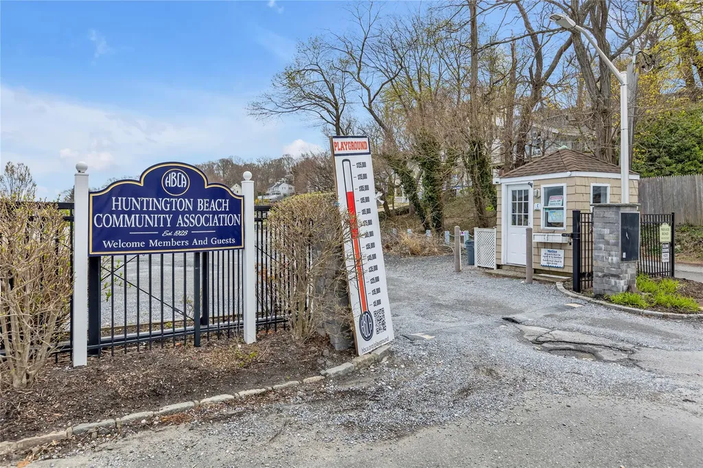920 Washington Drive Centerport NY 11721