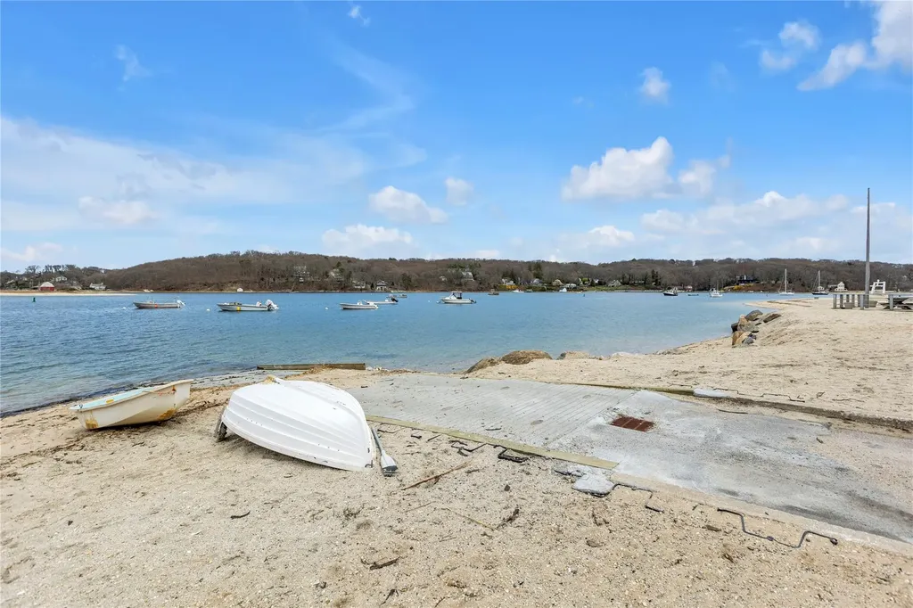920 Washington Drive Centerport NY 11721