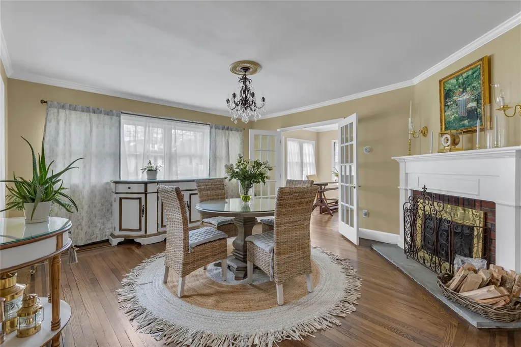 920 Washington Drive Centerport NY 11721