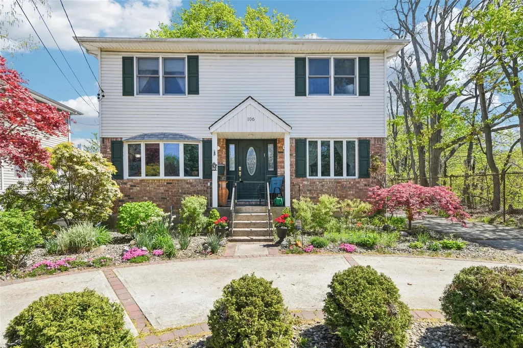 106 Catlin Place Hewlett NY 11557