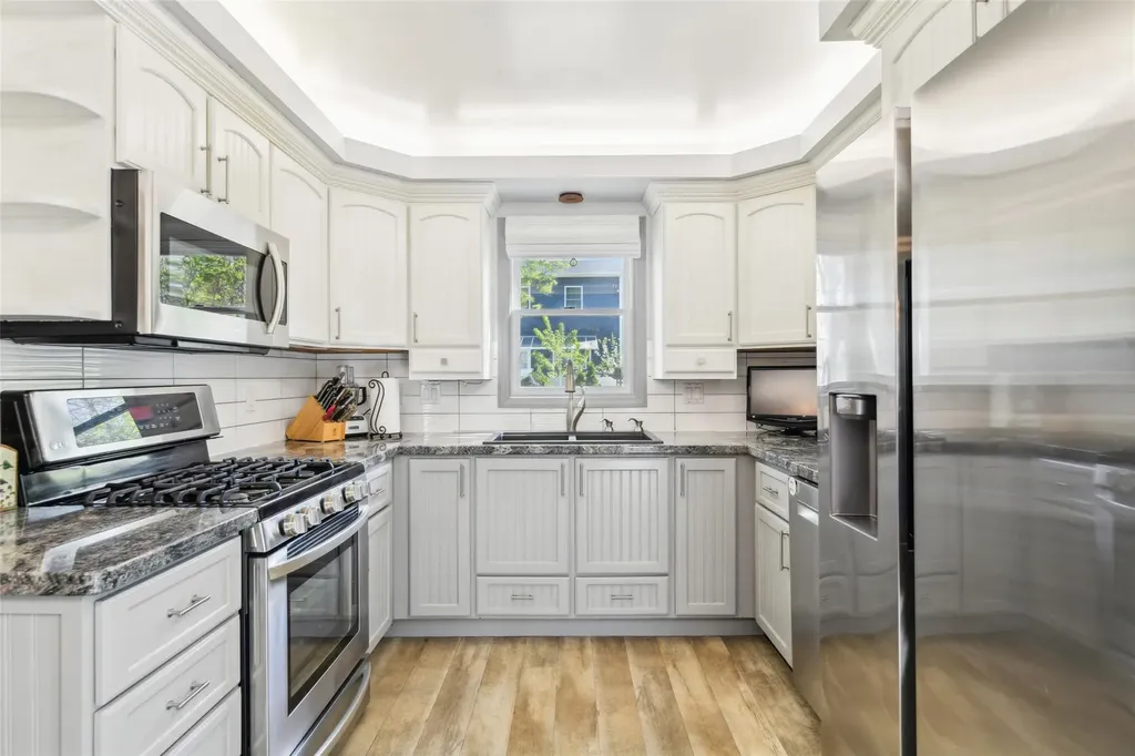 106 Catlin Place Hewlett NY 11557
