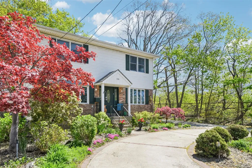 106 Catlin Place Hewlett NY 11557