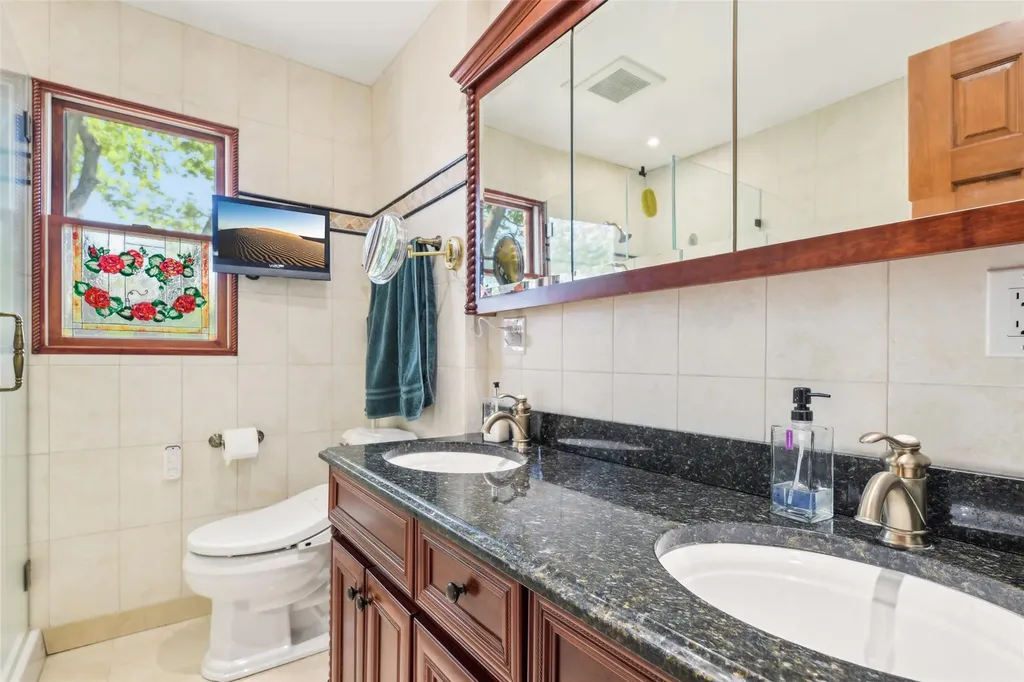106 Catlin Place Hewlett NY 11557