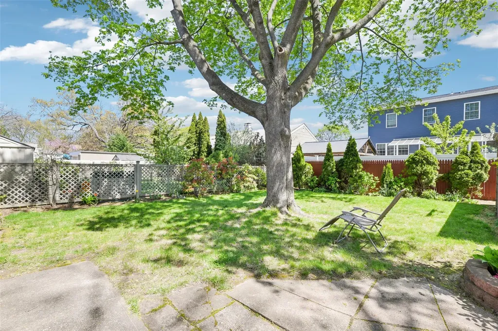 106 Catlin Place Hewlett NY 11557