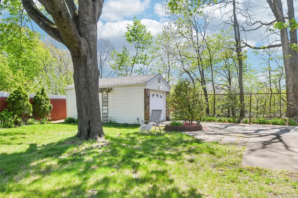 106 Catlin Place Hewlett NY 11557