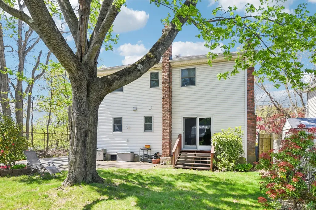 106 Catlin Place Hewlett NY 11557