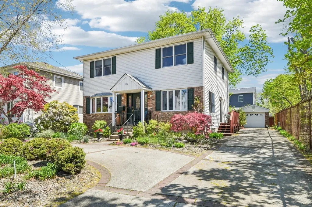 106 Catlin Place Hewlett NY 11557