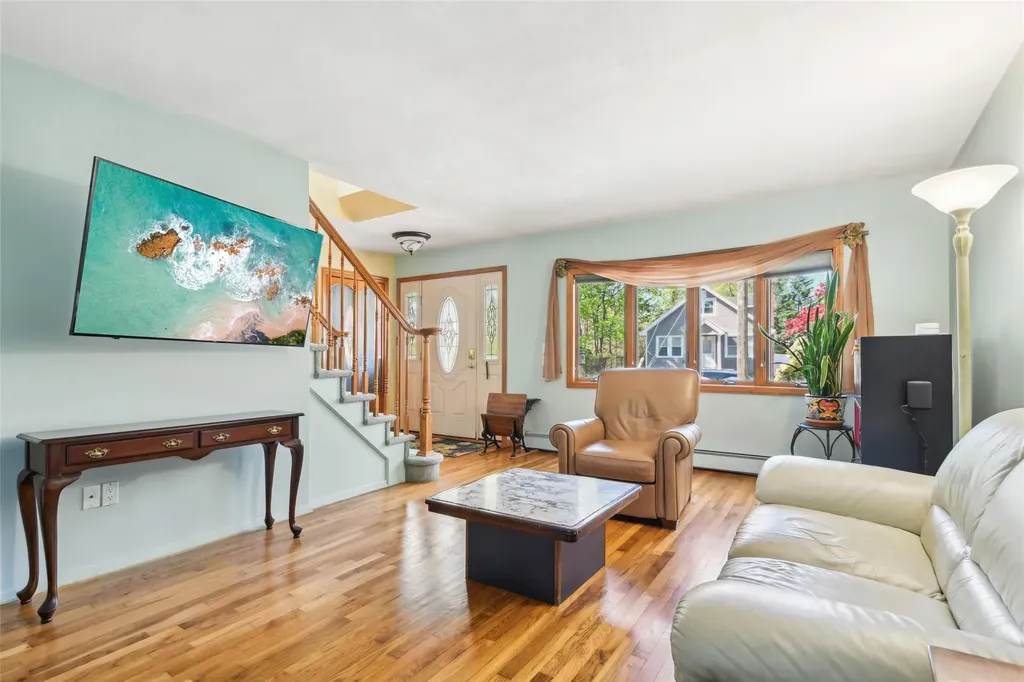 106 Catlin Place Hewlett NY 11557