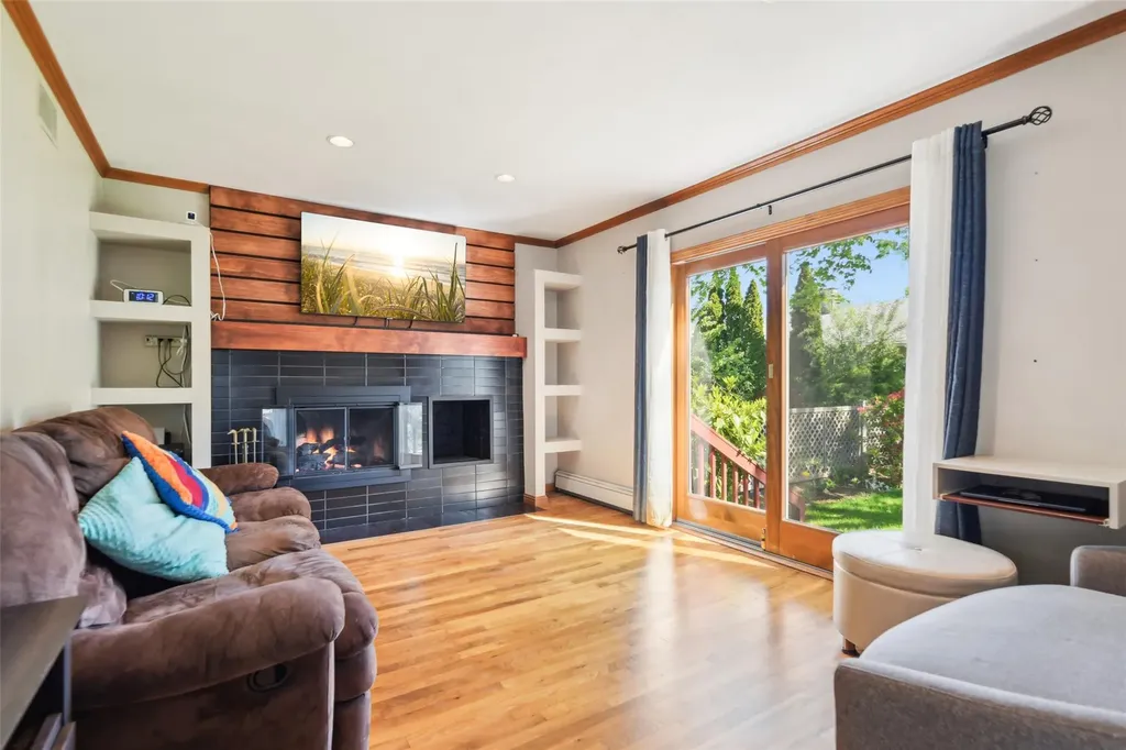 106 Catlin Place Hewlett NY 11557