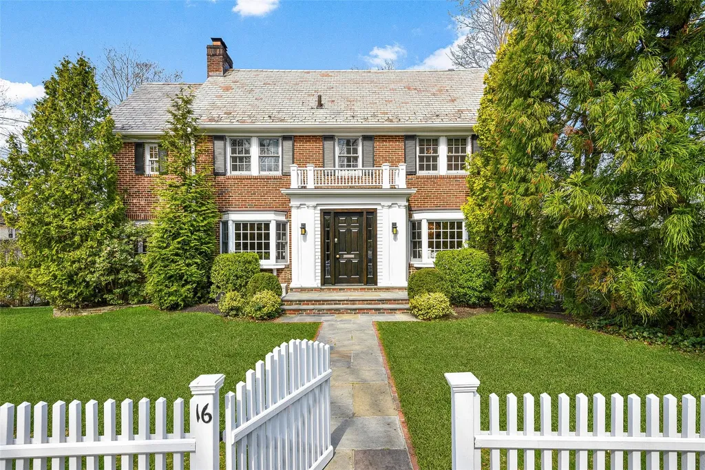 16 Locust Avenue Larchmont NY 10538