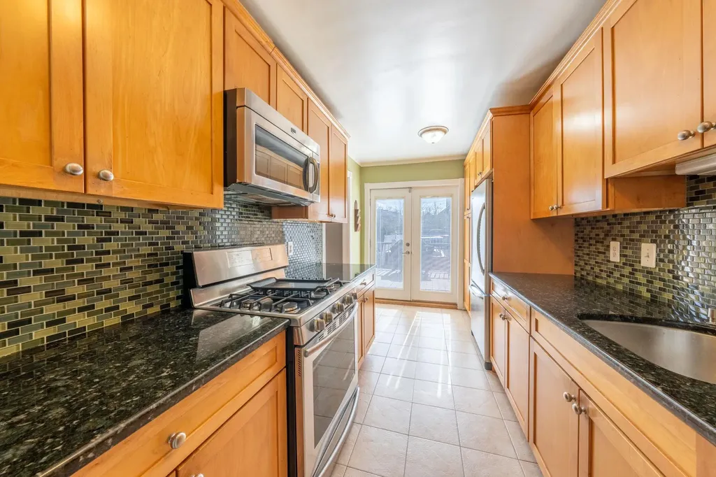 2013 Narragansett Avenue Bronx NY 10461
