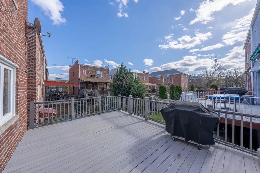 2013 Narragansett Avenue Bronx NY 10461