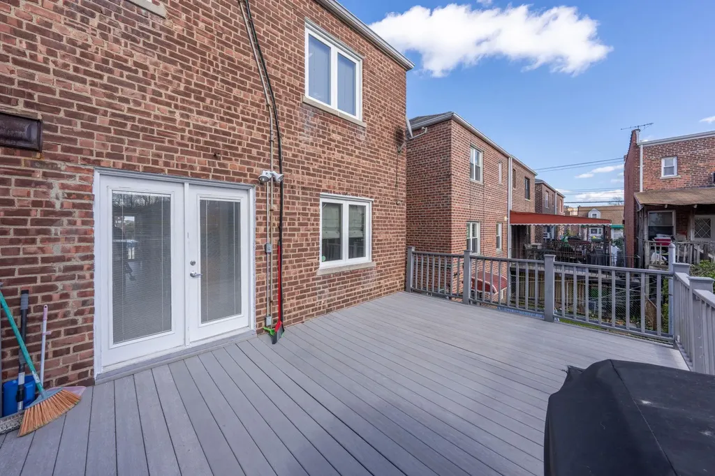 2013 Narragansett Avenue Bronx NY 10461