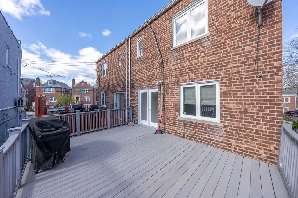 2013 Narragansett Avenue Bronx NY 10461