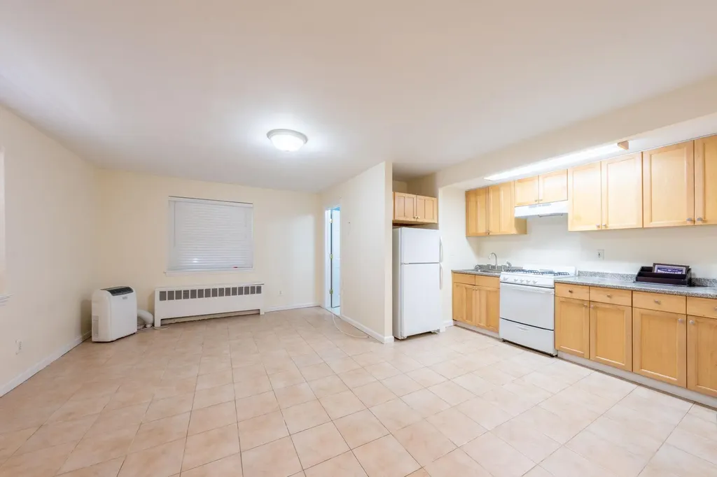 2013 Narragansett Avenue Bronx NY 10461
