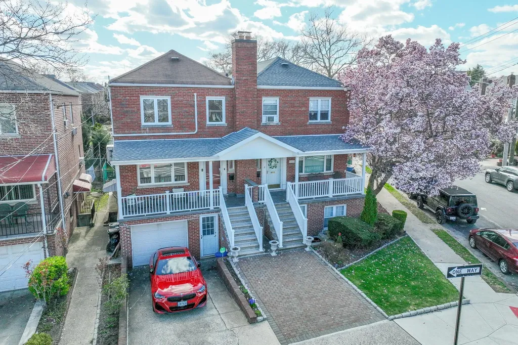 2013 Narragansett Avenue Bronx NY 10461