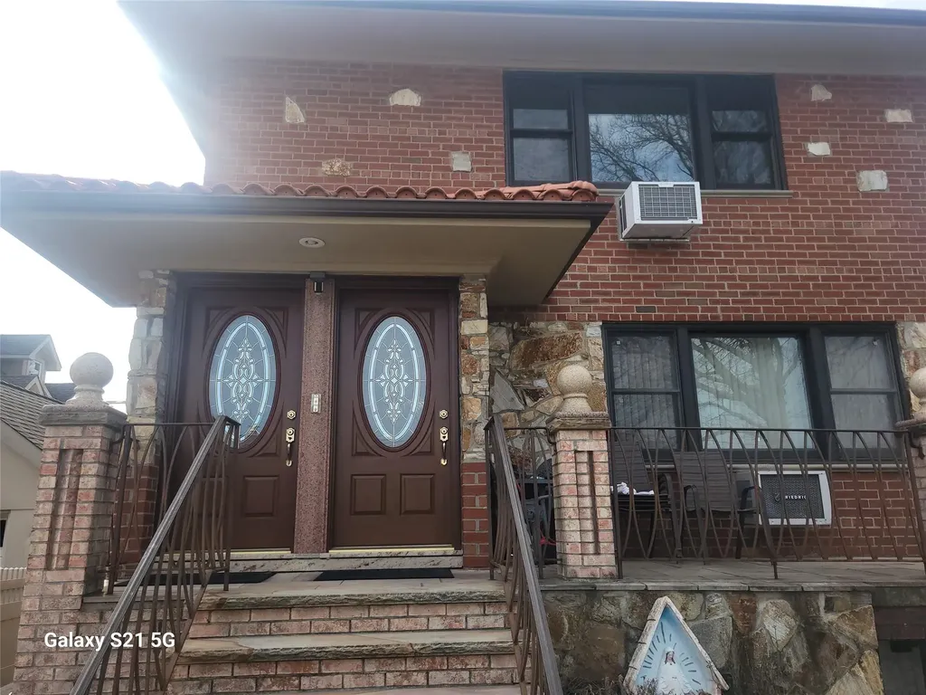47-52 190 Fresh Meadows NY 11358