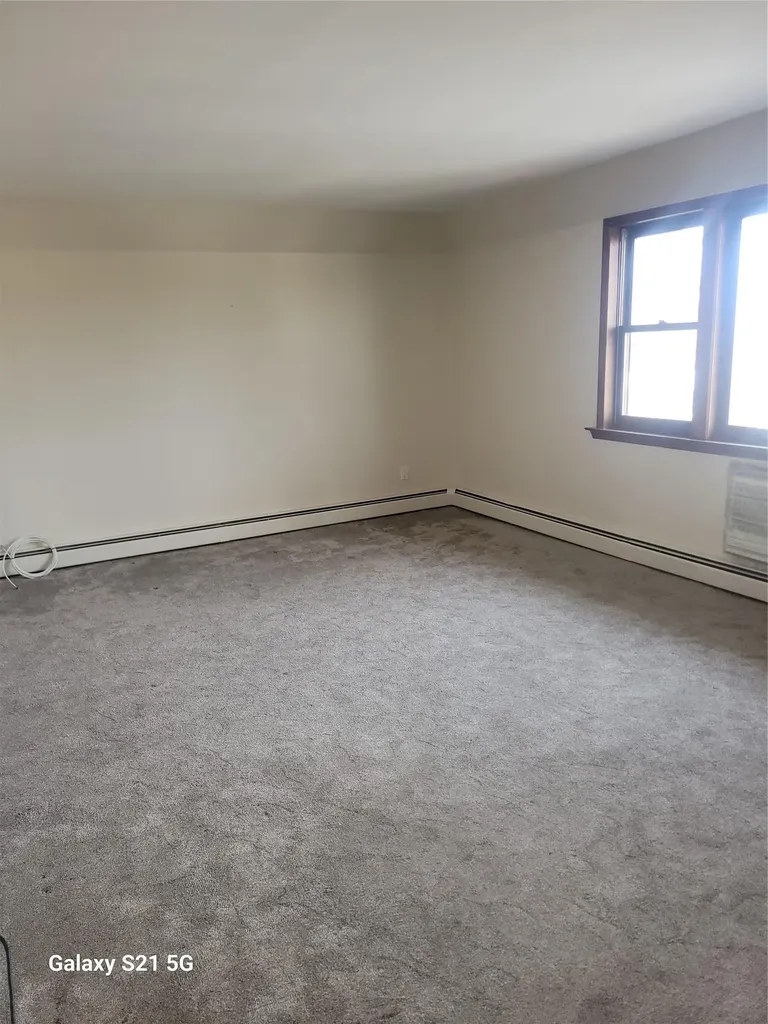 47-52 190 Fresh Meadows NY 11358