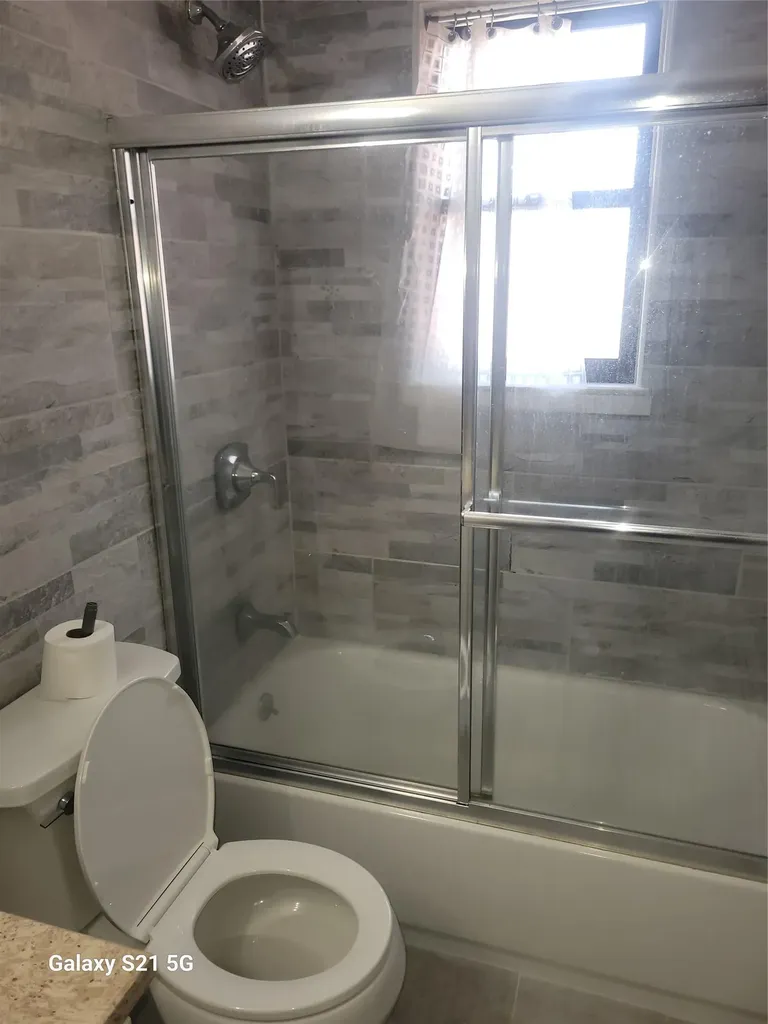 47-52 190 Fresh Meadows NY 11358