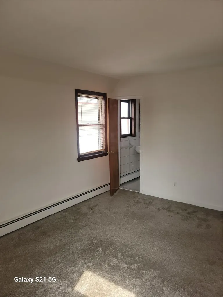 47-52 190 Fresh Meadows NY 11358