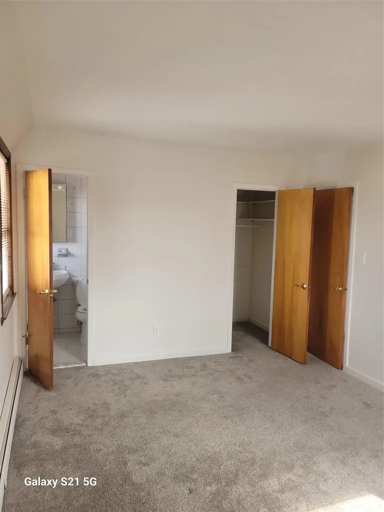 47-52 190 Fresh Meadows NY 11358
