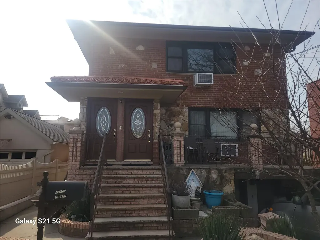 47-52 190 Fresh Meadows NY 11358