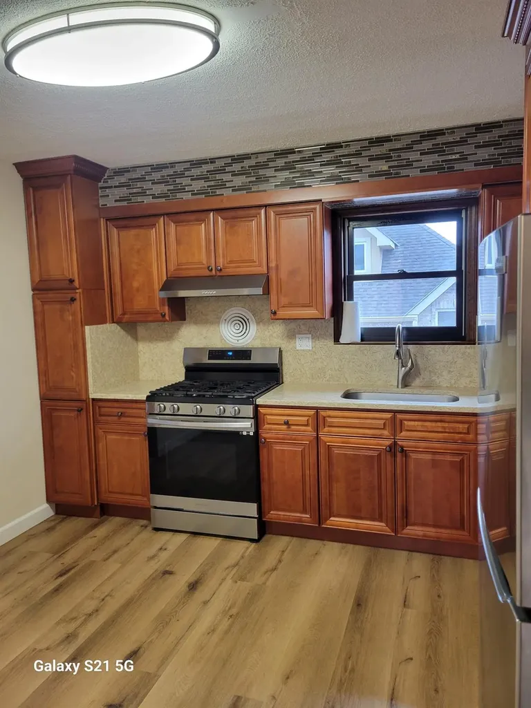 47-52 190 Fresh Meadows NY 11358
