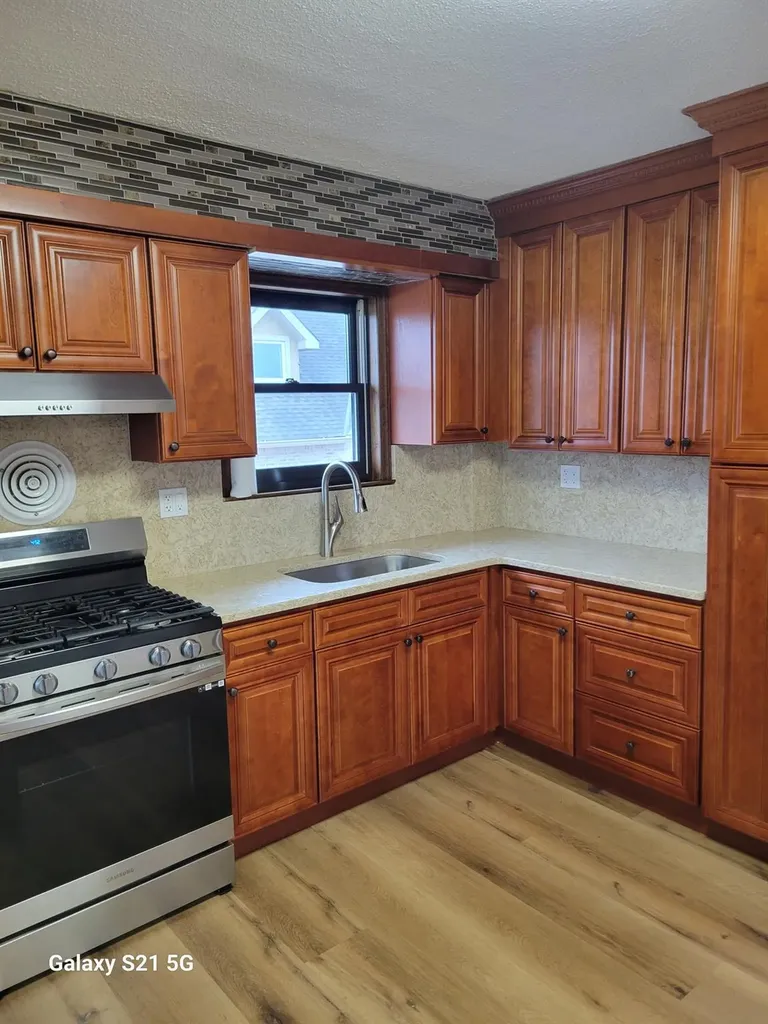 47-52 190 Fresh Meadows NY 11358
