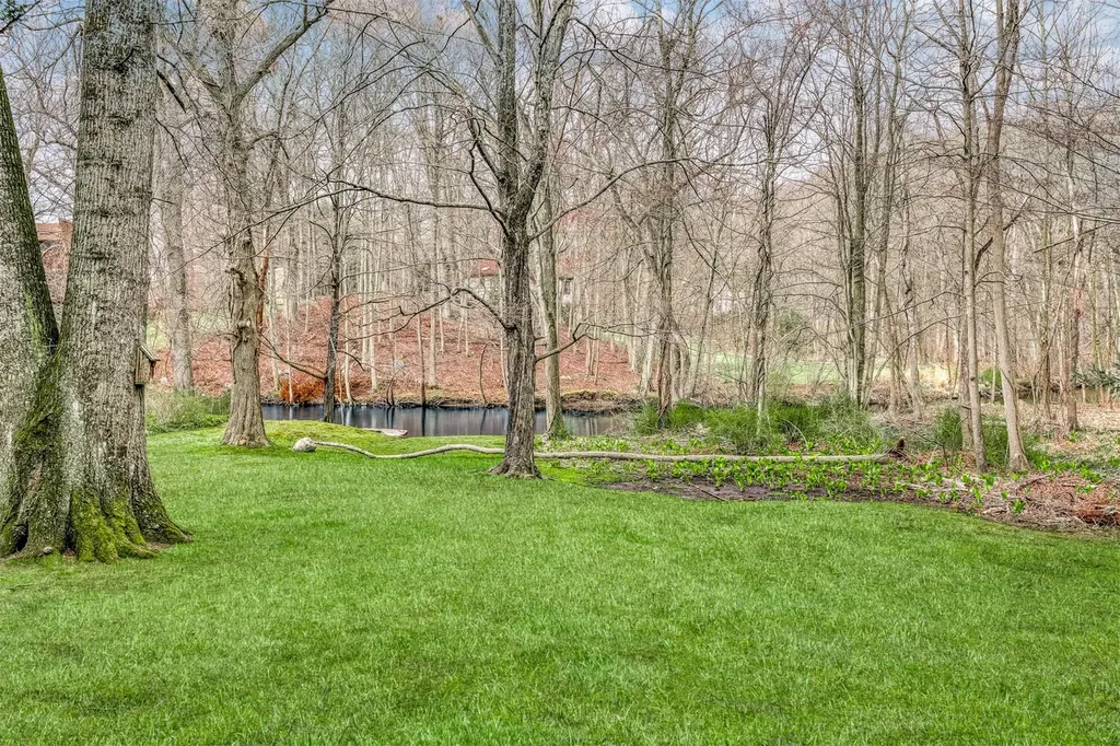 9 Bayard Lane S Suffern NY 10901