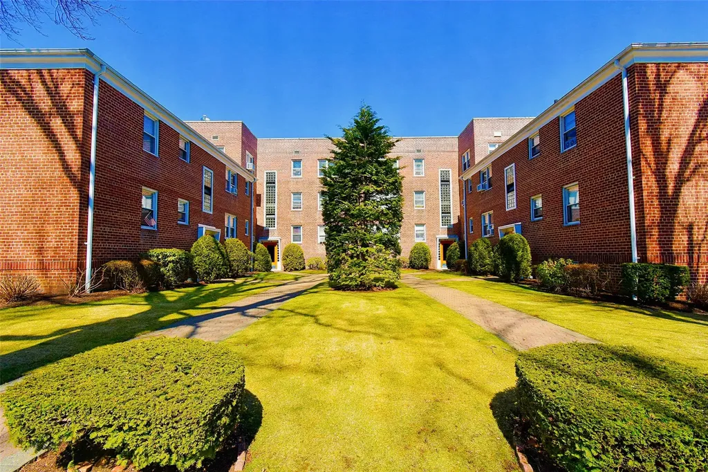 33 E Grand Mount Vernon NY 10552