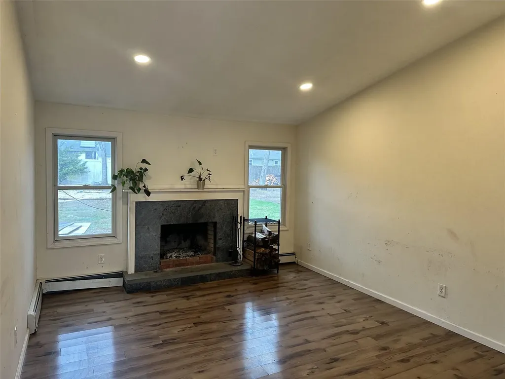 1041 Old Town Road Coram NY 11727