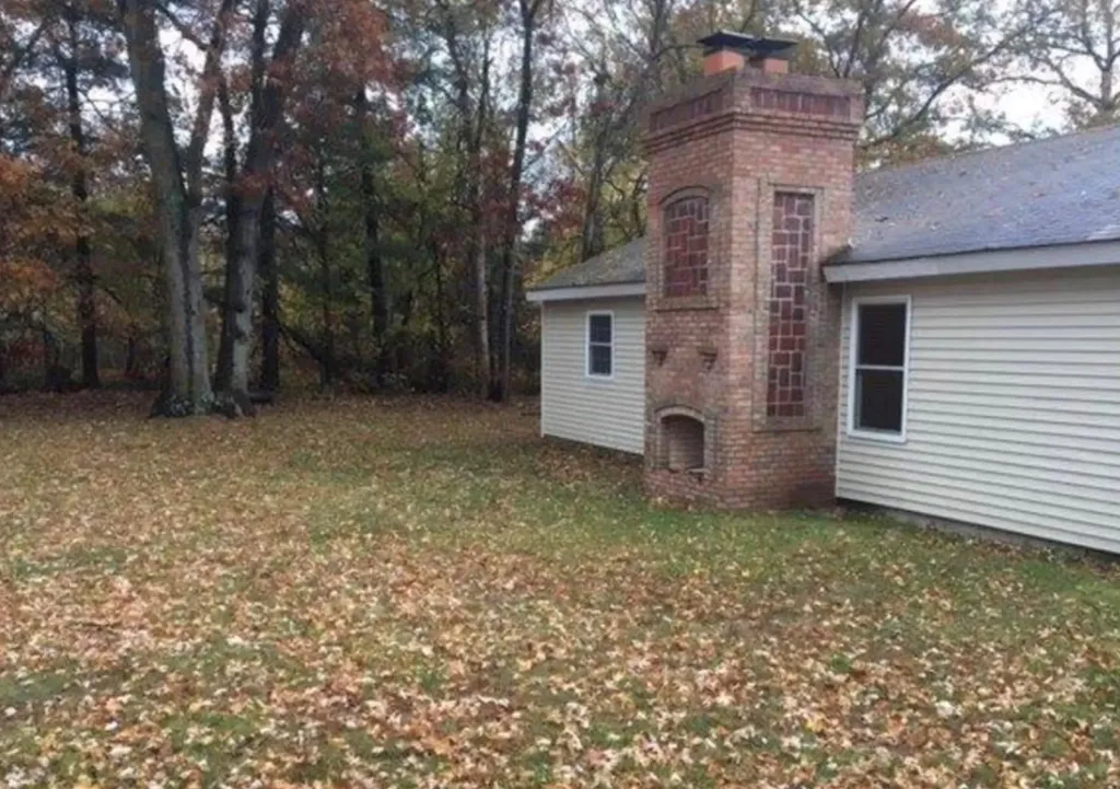 1041 Old Town Road Coram NY 11727