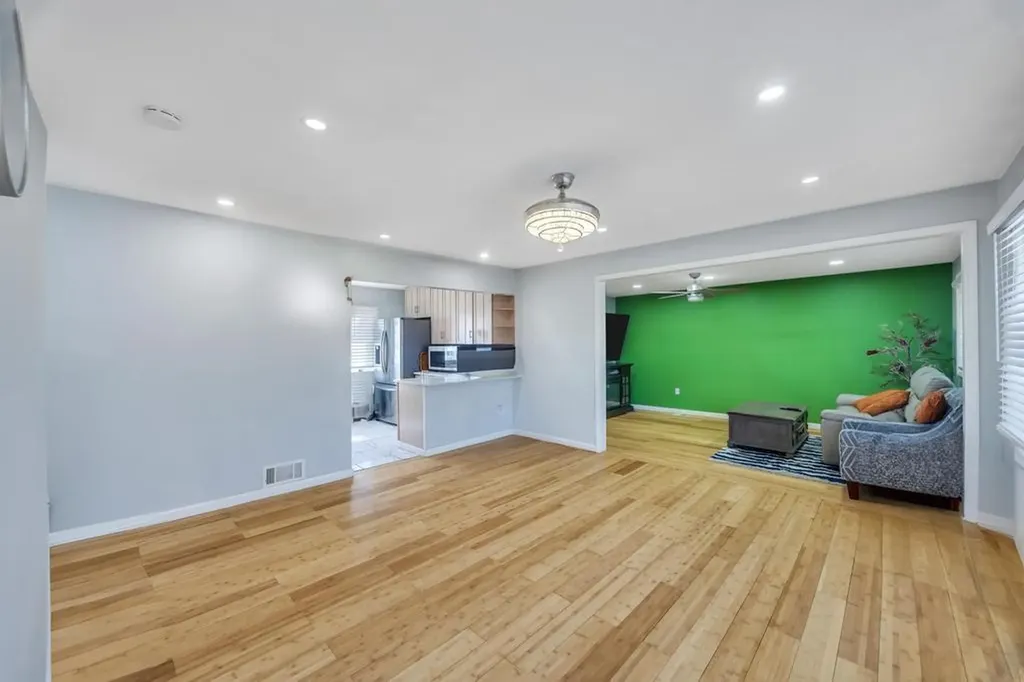 165 Wilfred Boulevard Hicksville NY 11801