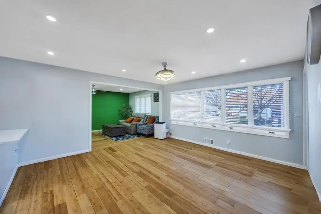 165 Wilfred Boulevard Hicksville NY 11801