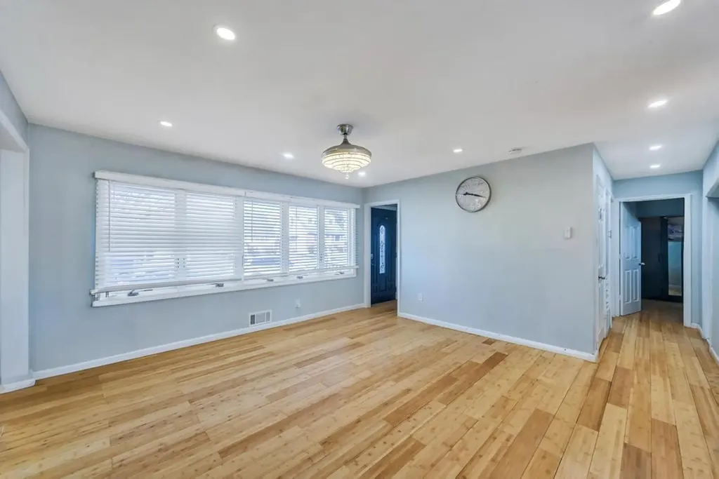 165 Wilfred Boulevard Hicksville NY 11801