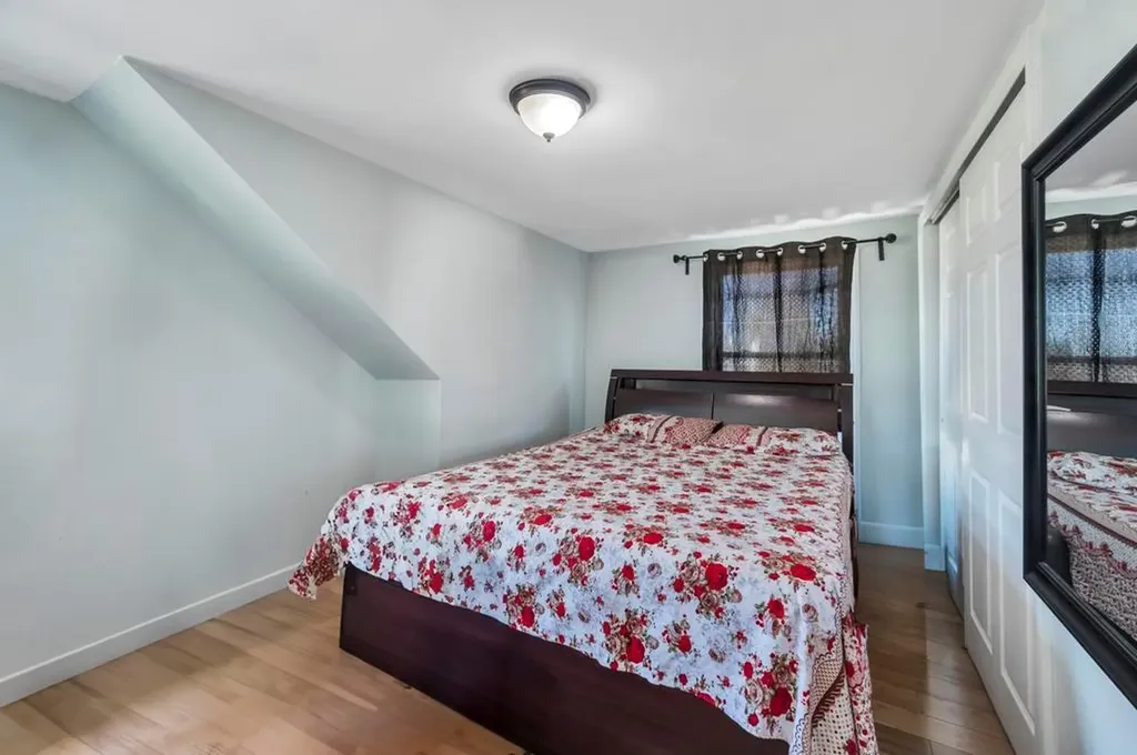 165 Wilfred Boulevard Hicksville NY 11801