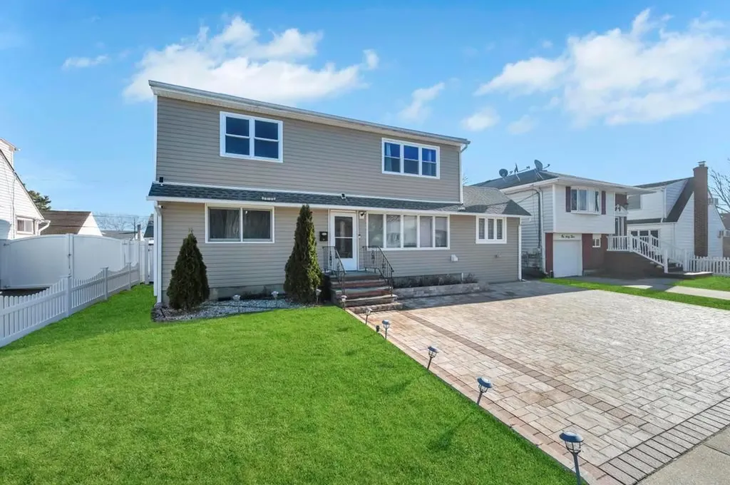 165 Wilfred Boulevard Hicksville NY 11801