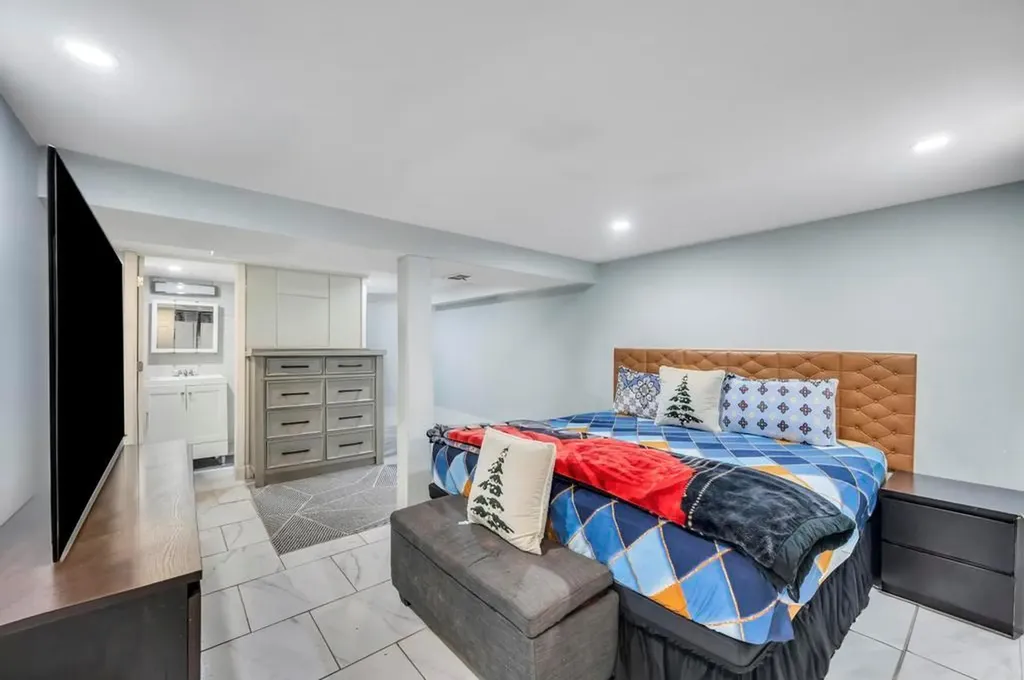 165 Wilfred Boulevard Hicksville NY 11801