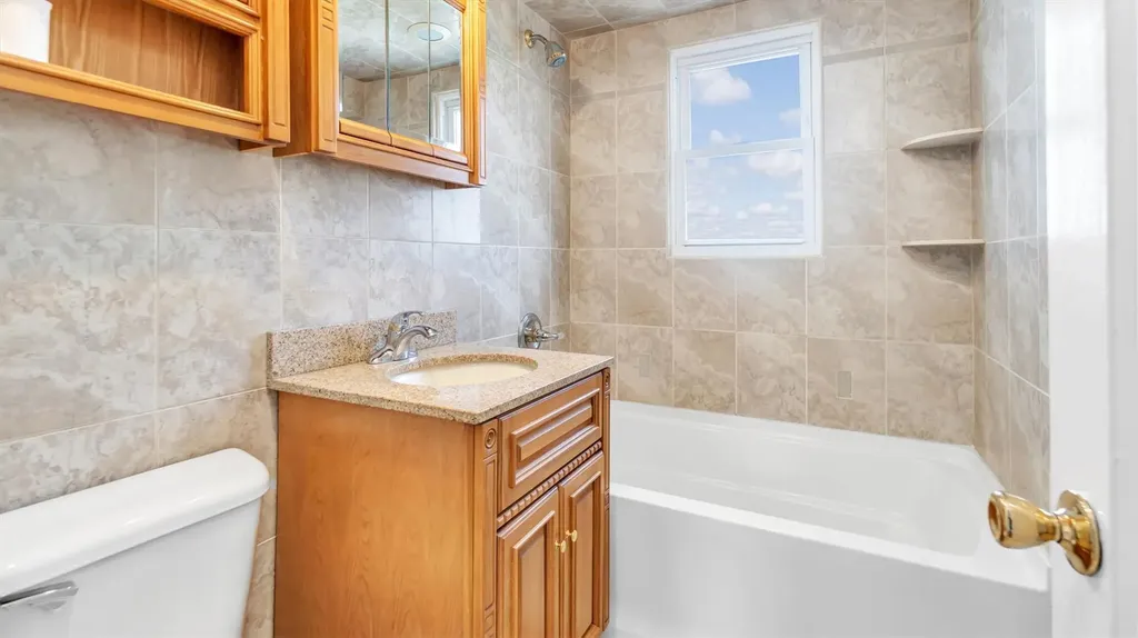 245 Madison Avenue Oceanside NY 11572